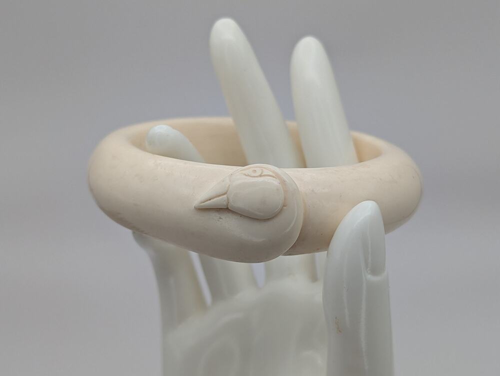 Vintage Laurel Burch Carved Cream Resin Bird Bangle 7.5" Chunky Wide